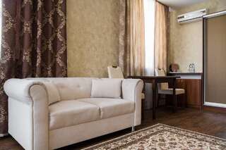 Отель Uman Hotel Умань Номер-студио с джакузи-6